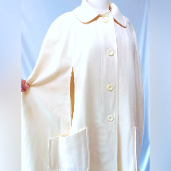 Jackets & Blazers - RARE Vintage 1960 WELLINGTON FASHIONS cream merino wool cape coat O/S
